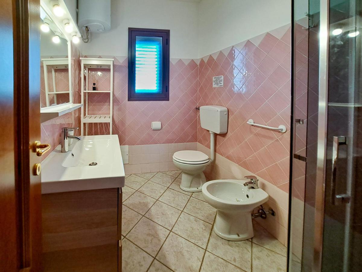 Appartamento Trilocale Vicino Al Centro Di San Teodoro San Teodoro  Bagian luar foto